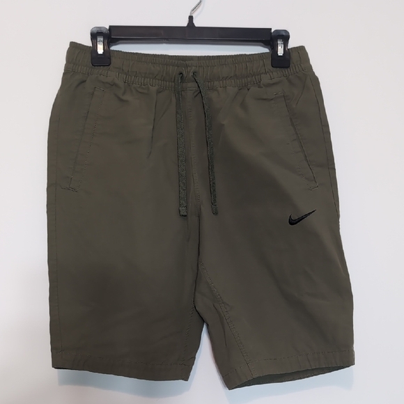Nike Elastic Waist Pull On Green Shorts - Picture 1 of 5